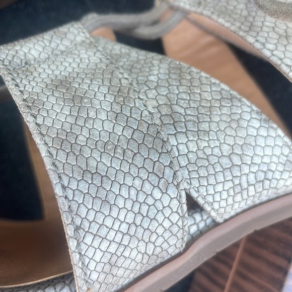 BC Born in California Vegan Snakeskin Heels Size 8.5 - Picture 10 of 10